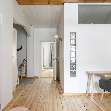 2ndhomes & Spacious 85m2 In Yrjoenkatu