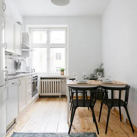 Daire 2ndhomes & Spacious 85m2 In Yrjoenkatu